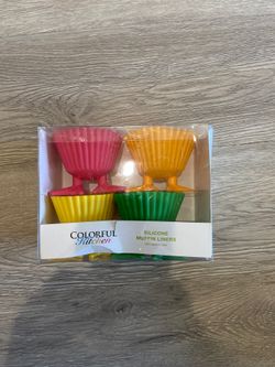 Two sets colorful kitchen silicone muffin liners