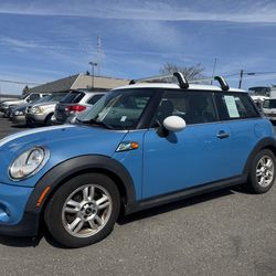 2013 MINI Cooper Hardtop Hatchback 2D 	•	113,000 miles 	•	Clean title 	•	Runs and drives great 	•	Leather interior 	•	Fuel-efficient and fun to drive 
