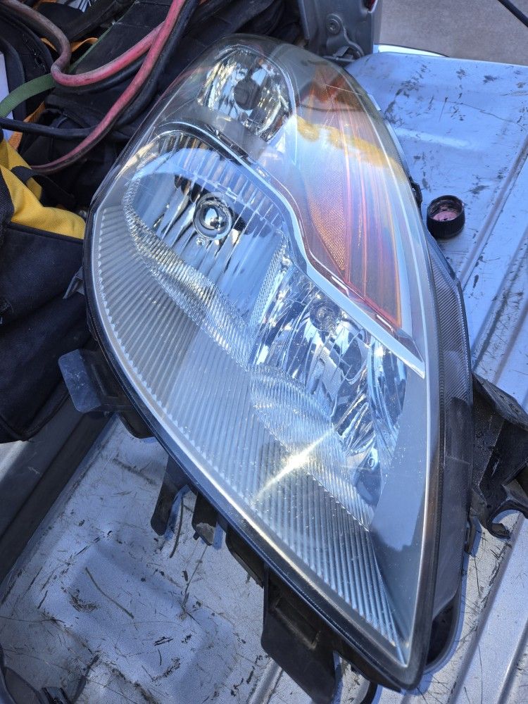 Maxima Headlights With Balasts And Bulbs