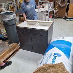 Upper And Lower Cabinet 