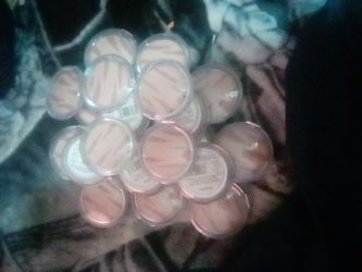 Shimmery Bronze Face Powder