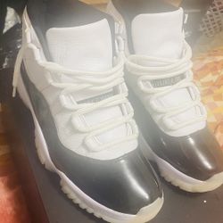 Jordan 11s Gold