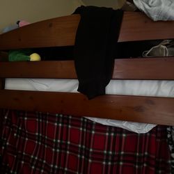 bunk bed with mattress 
