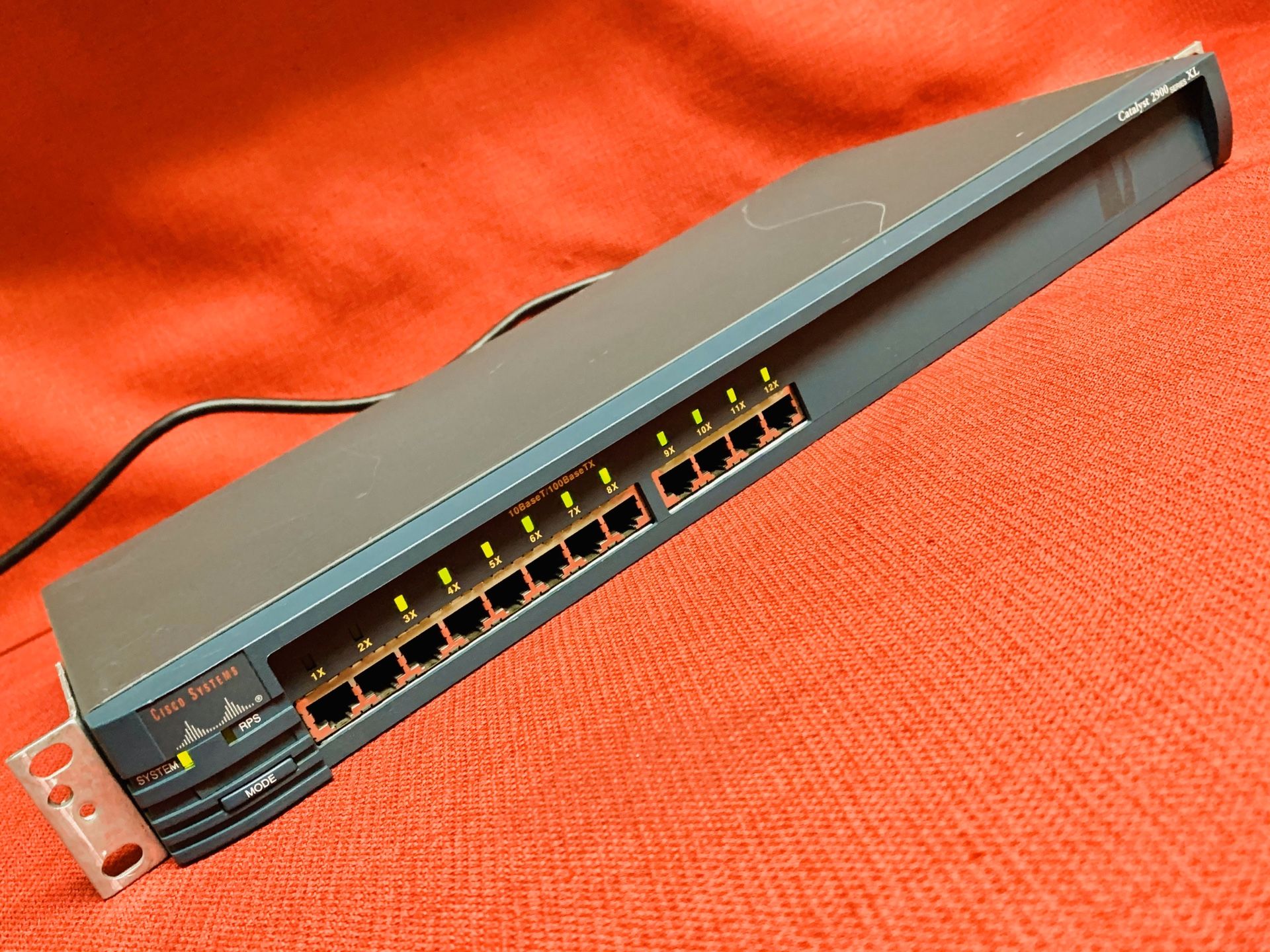 Cisco WS-C2912-XL-EN Catalyst 2900 Series XL 12-Port 10/100 Network Switch