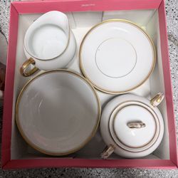 📣 Porcelain Set for Sale – 36 Pieces 👑✨