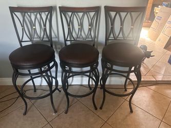 Set of 3 Swivel Bar Stools