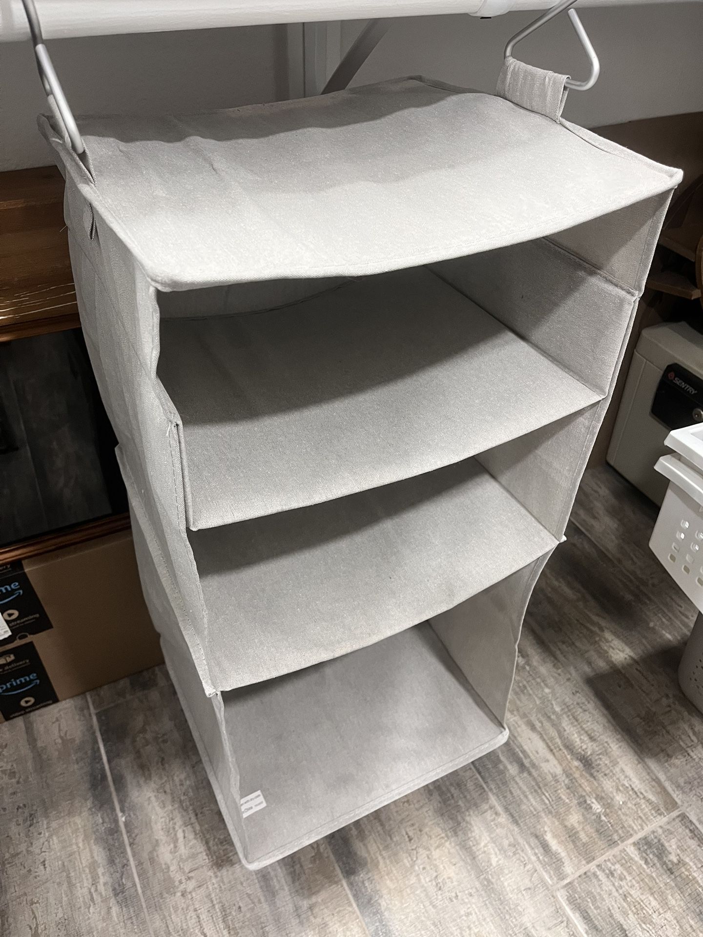 3 Shelf Hanging Linen Organizer