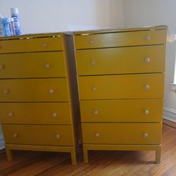 (2) SOLID PINE 5 - Drawer Dressers - STORAGE CLEAROUT!