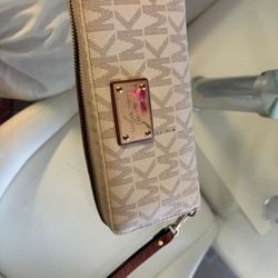 Like New Michael Kors Wallet