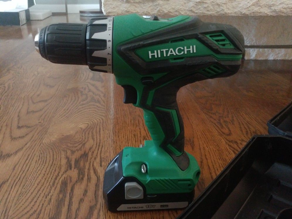 Hitachi 18V Power Drill