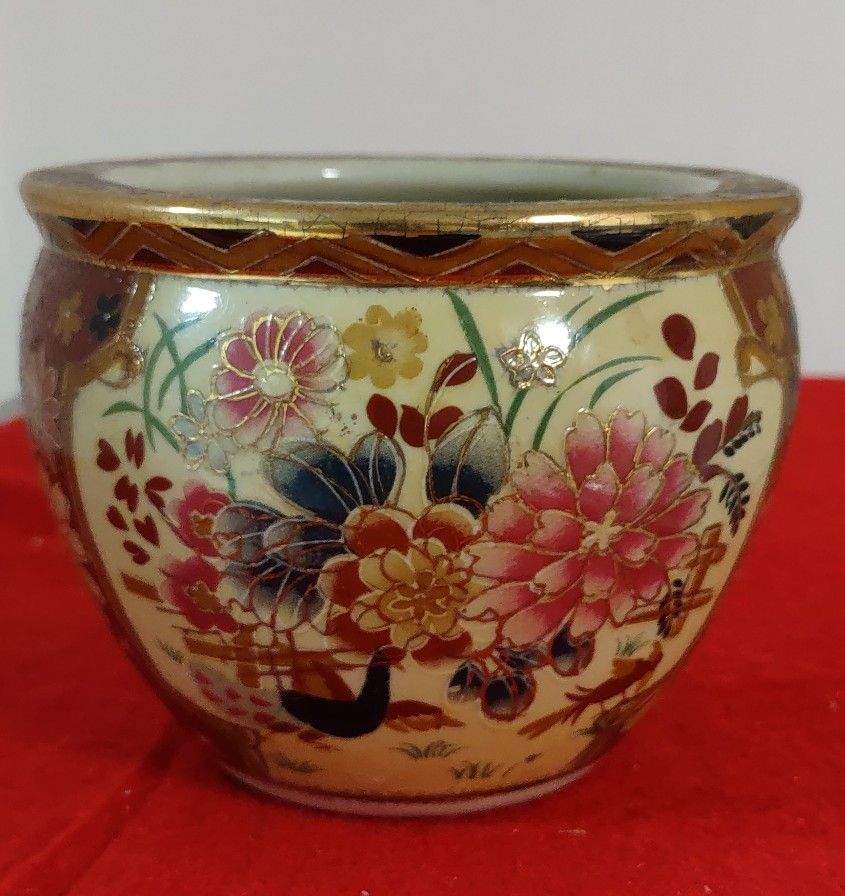 VINTAGE 1990 New England Pottery Ming Dynasty Fish Bowl or Flowers Pot,Beautiful Cloisonne;4" H x 5" W.