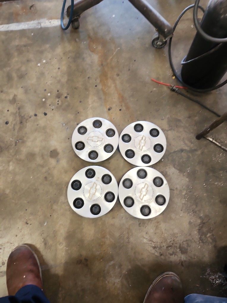 Chevy Bow Tie Caps
