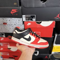 Nike Dunk Low EMB NBA 75th Anniversary Chicago size 5.5Y USED 