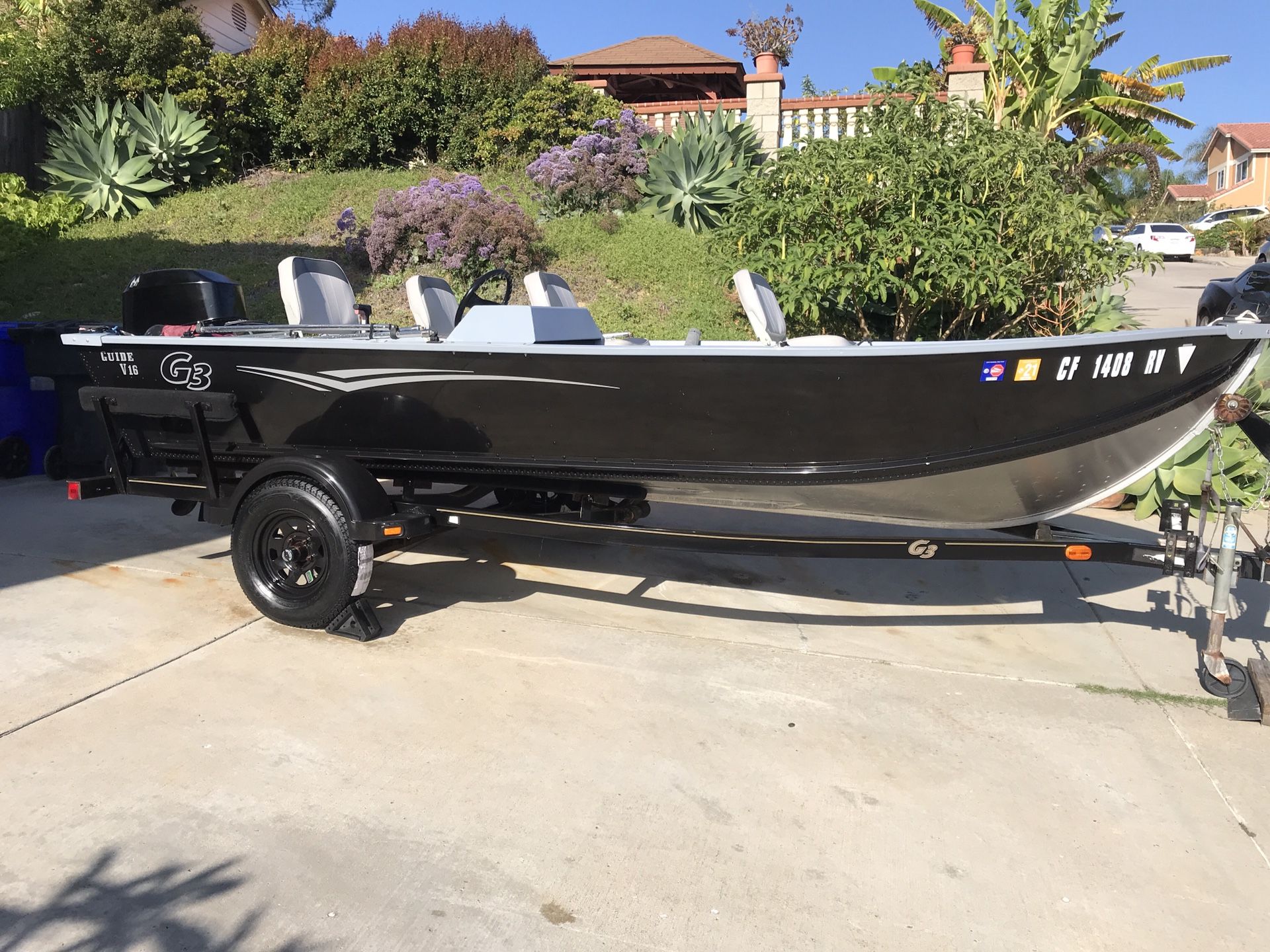 2012 Yamaha G3 Guide V16 Boat