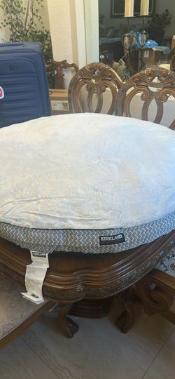 Kirkland signature never used extra large dog bed