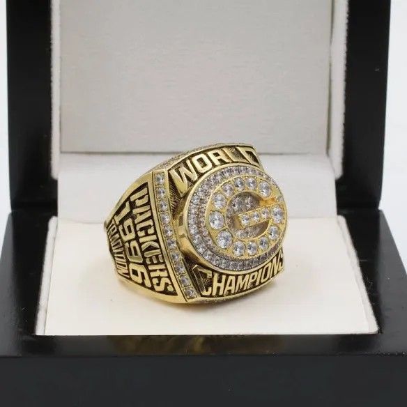 Green Bay Packers 1997 NFL Super Bowl championship ring