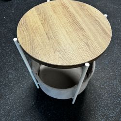 SIDE TABLE WITH BASKET
