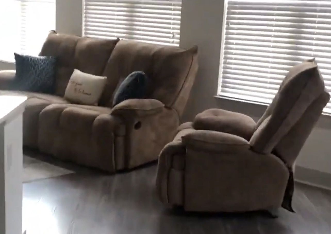 SET: Lay-Flat Rocker Loveseat + Recliner — $325 OBO (Smoke/Pet-Free)