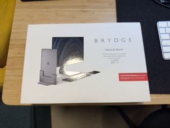Brydge Vertical Dock MacBook Pro 13”