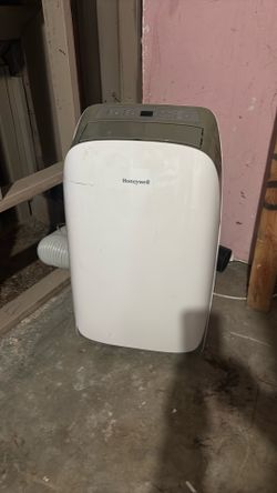 Aire acondicionado en buenas condiciones trabaja perfectamente