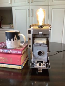 50s Polaroid Camera Lamp 📷 💡 