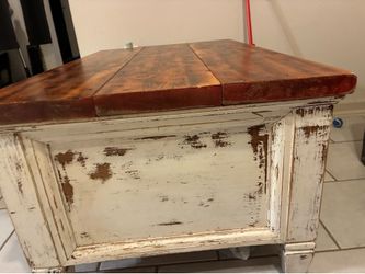 Coffee table/chest