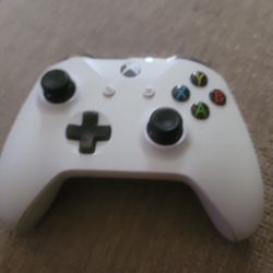 White Xbox One Controller Read Description 