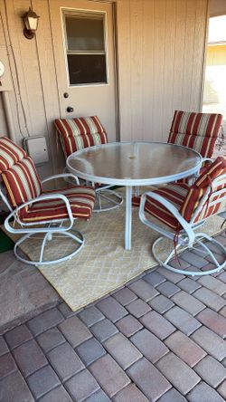 5 Piece Patio Table and Swivel/Rocker Chairs