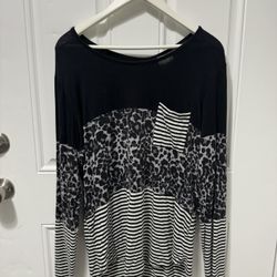 Truself Gray and Black Leopard Long Sleeve Top. Women’s Size Large.