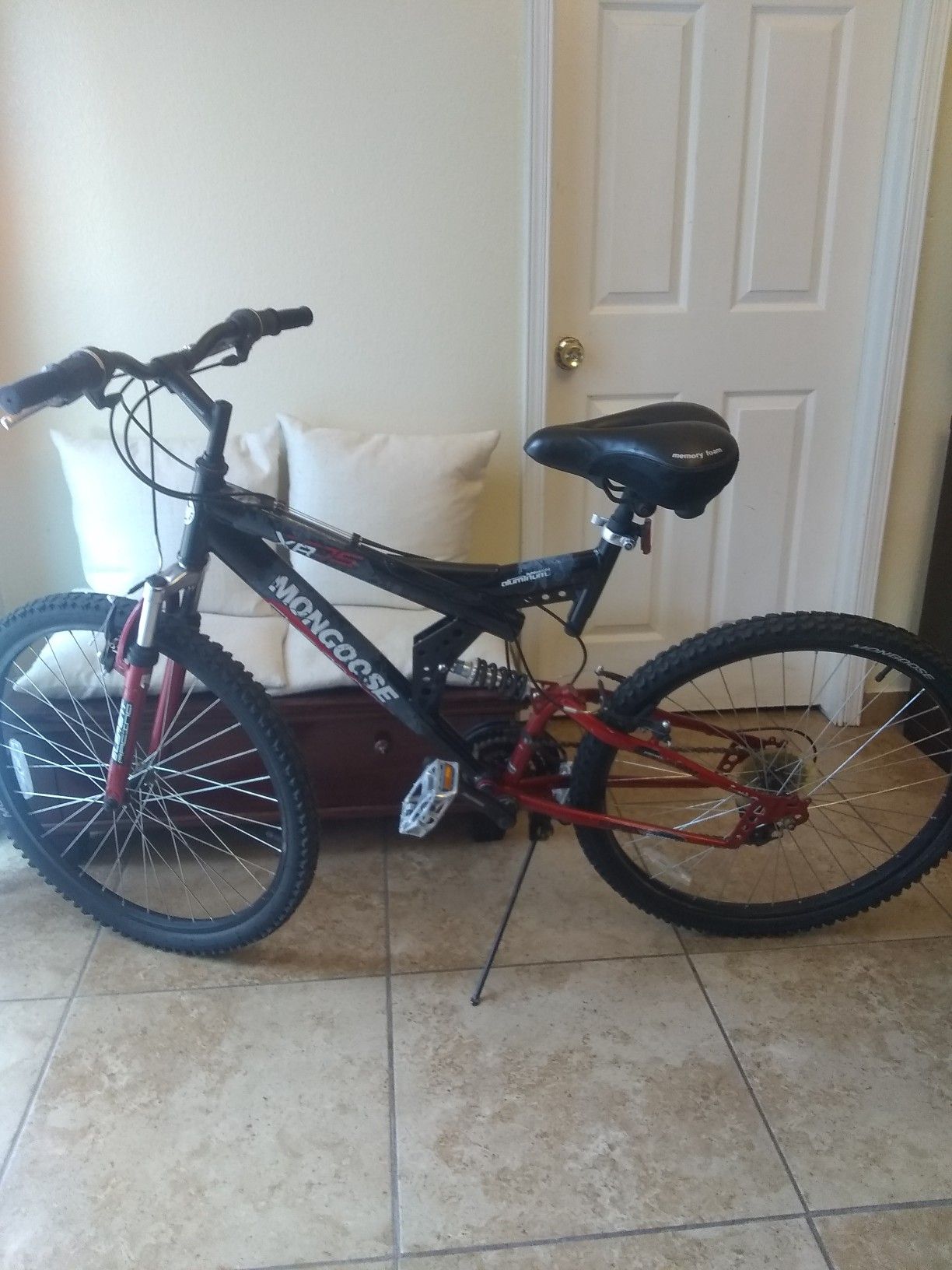 Mongoose XR75 Mountain bike
