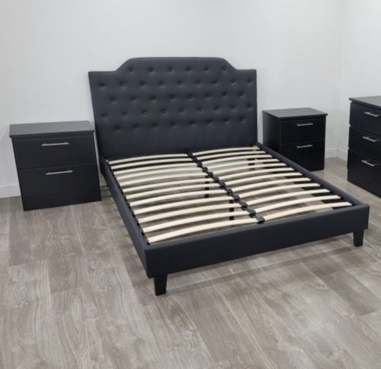 Bed And 2 Nightstands Cama Y 2 Mesitas De Noche