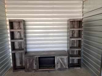 Entertainment center