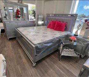 Platinium Bedroom Set 4 Pcs Silver Bed Set NEW