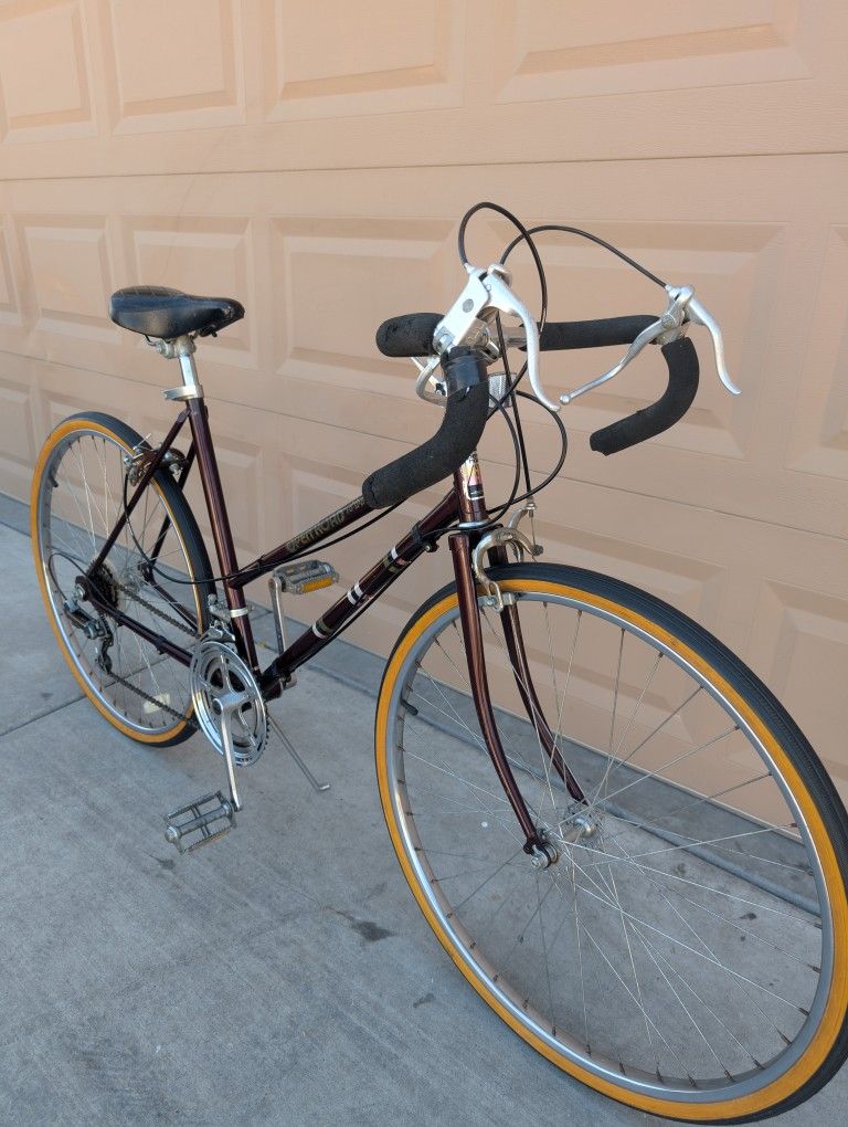 Vintage OLD SCHOOL 70"S. Road BIKE. NEW TIRES Freshly Túne Up 👌🏼