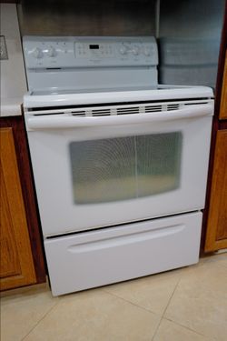 ELECTRIC STOVE- 30 INCH FRIGIDAIRE