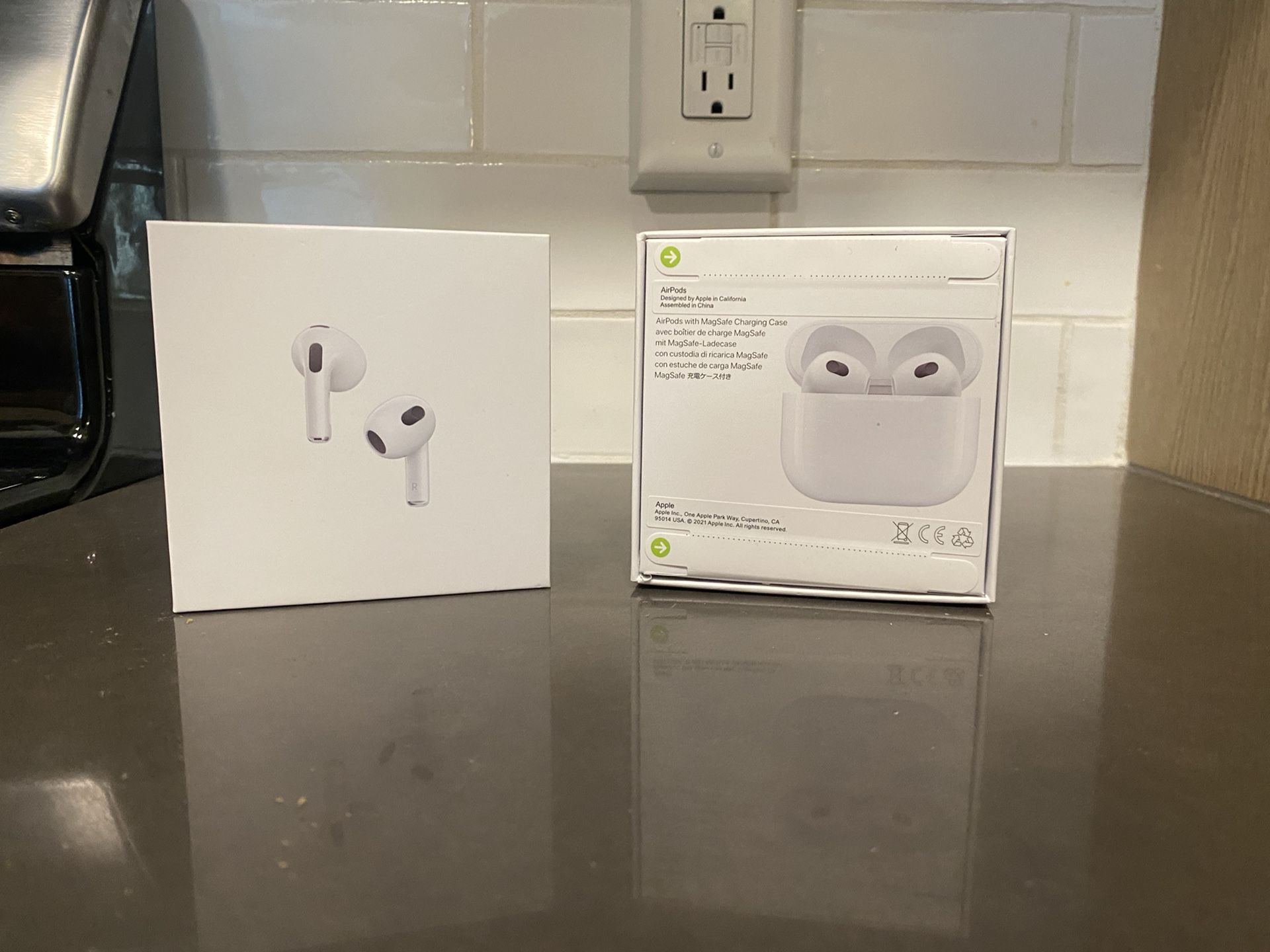 Airpods Pro 1st And 2nd Generation Cover Case for Sale in Anaheim, CA -  OfferUp