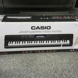 Casio CT-X700 Keyboard 