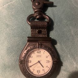 LEVI’S Clip on watch 