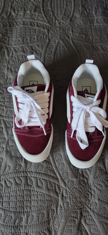 Vans Knu School