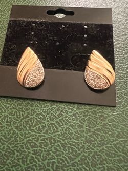 14k Solid Yellow Gold Diamond Earrings