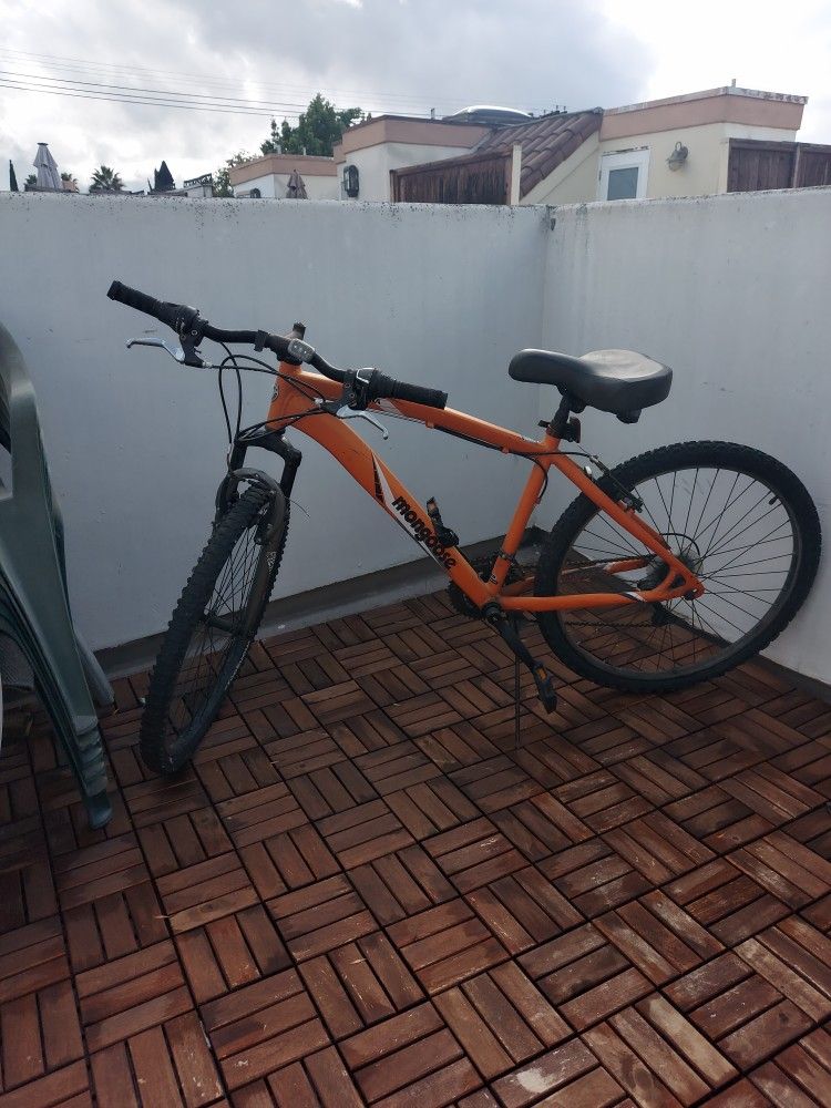 Mongoose Adult Mountain Bike 