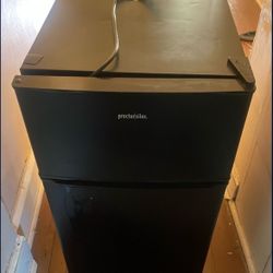 proctor silex mini fridge with freezer