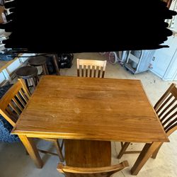 Solid Oak Table, Extended Leaf/4 Chairs