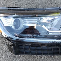 2017 2018 2019 2020 HONDA CRV RIGHT PASSENGER HEADLIGHT LED