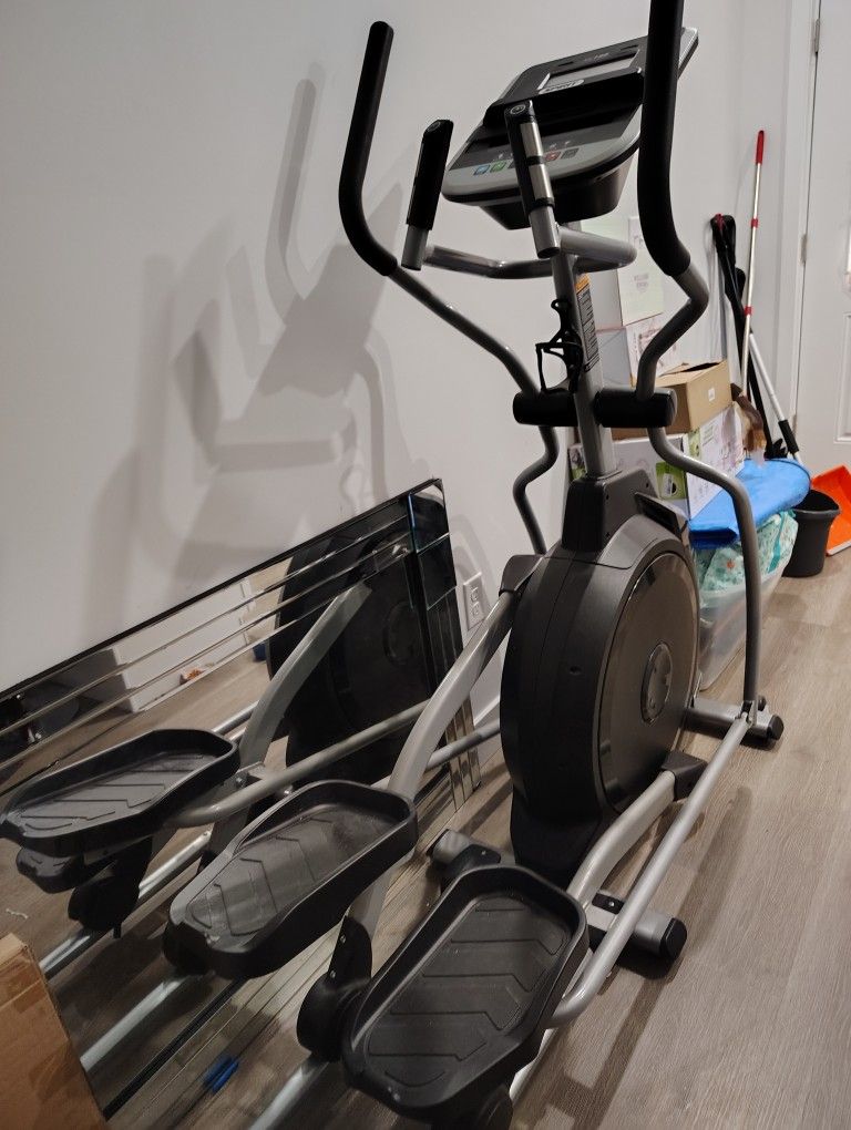 XE195  Elliptical Trainer