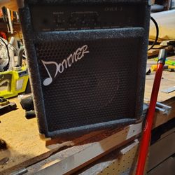 Donner  5in Dba-1 20 Watt bass guitar amplifier