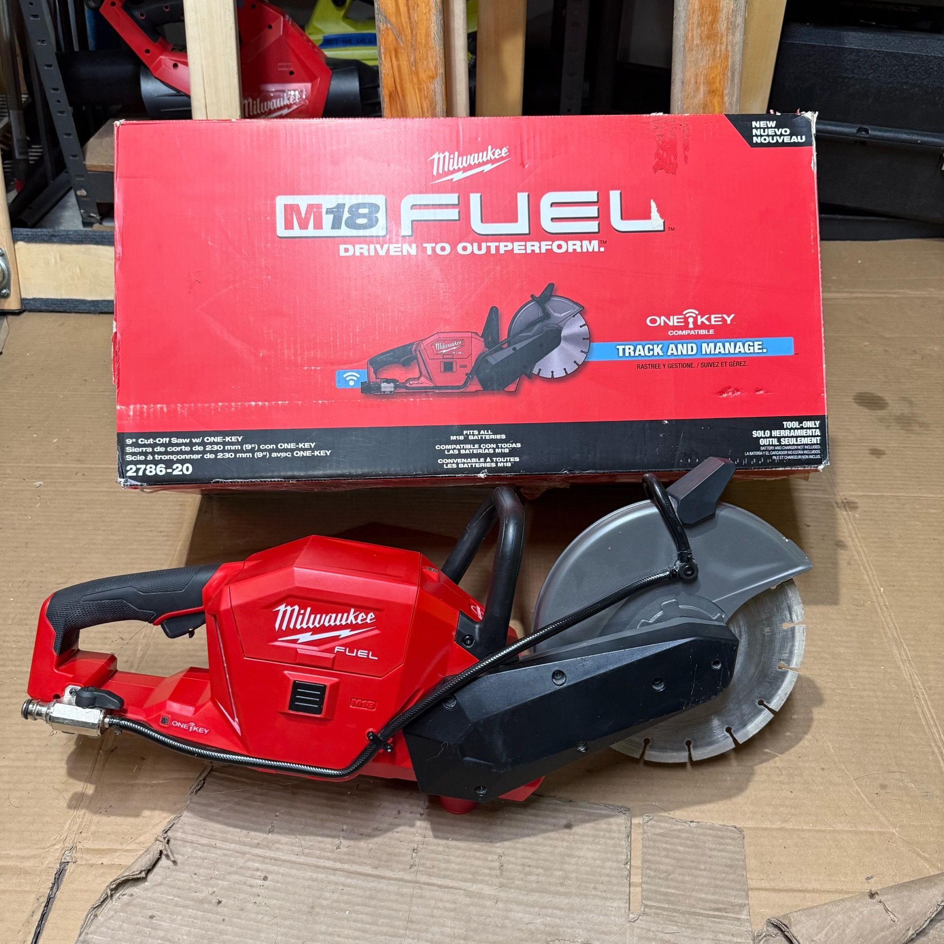 Milwaukee M18 FUEL ONE-KEY 18V Lithium-Ion Brushless Cordless 9 in. Cut Off Saw (Tool-Only) - Tested and in working condition