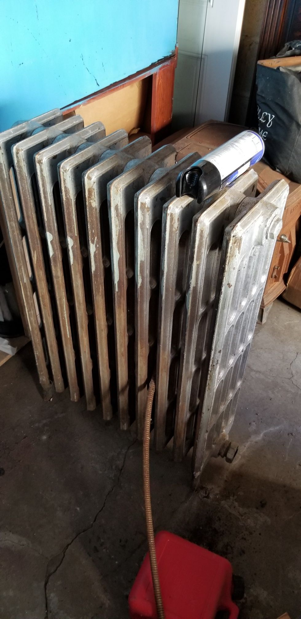 Cast iron radiator
