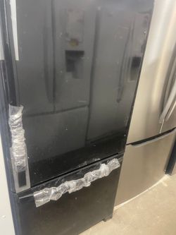 Clearance Refrigerators – Used & Dented, Warranty Included