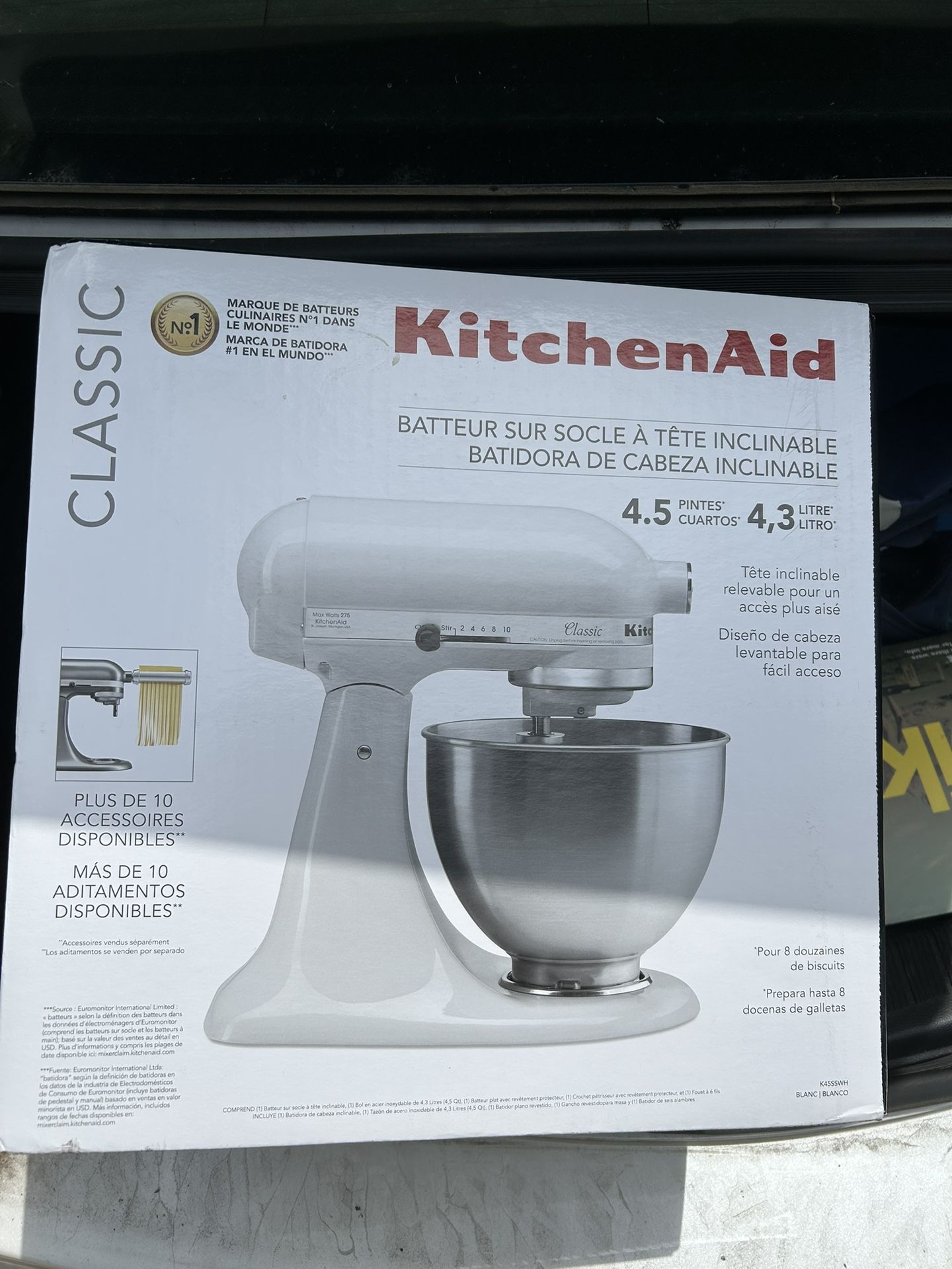 KitchenAid classic series 4.5 quart tilt head stand mixer